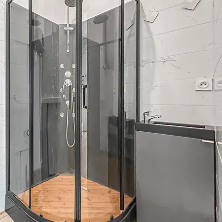 Studio Lumineux Avec Clim Et Tv Ideal Pour Couples Aix-les-Bains Exterior photo