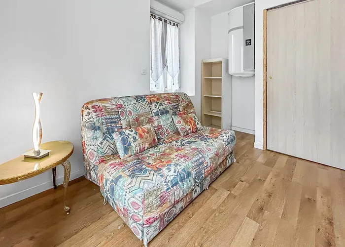 Studio Lumineux Avec Clim Et Tv Ideal Pour Couples