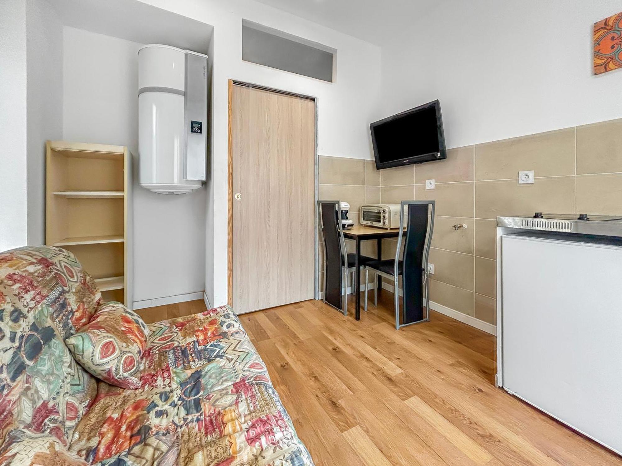 Lumineux Avec Clim Et Tv Ideal Pour Couples Aix-les-Bains