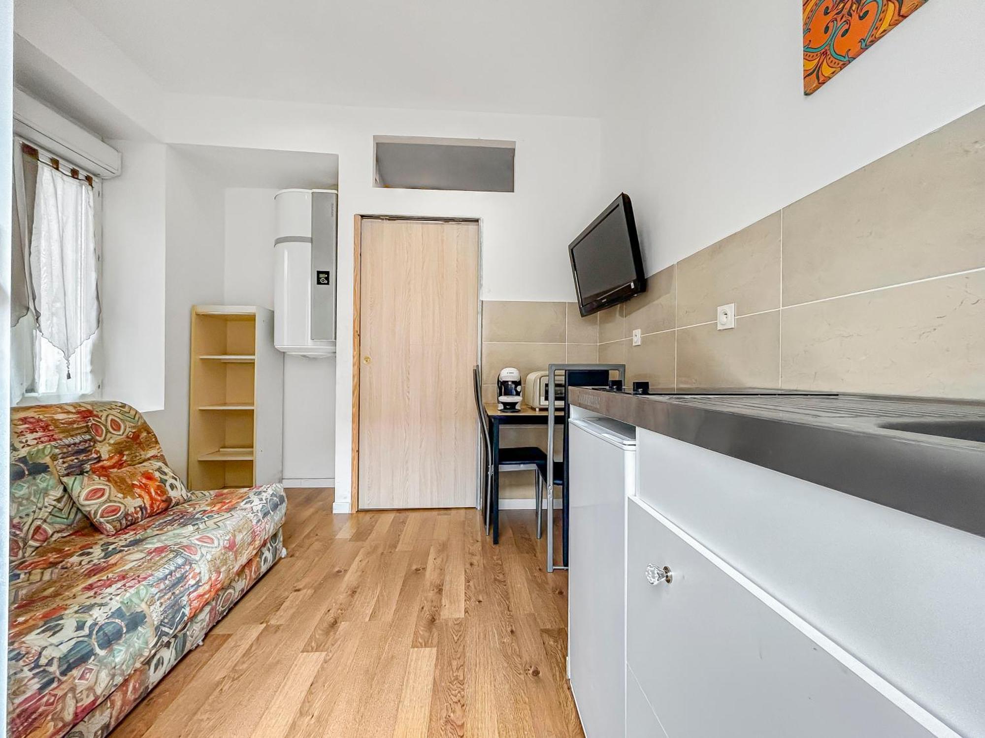 Lumineux Avec Clim Et Tv Ideal Pour Couples Aix-les-Bains